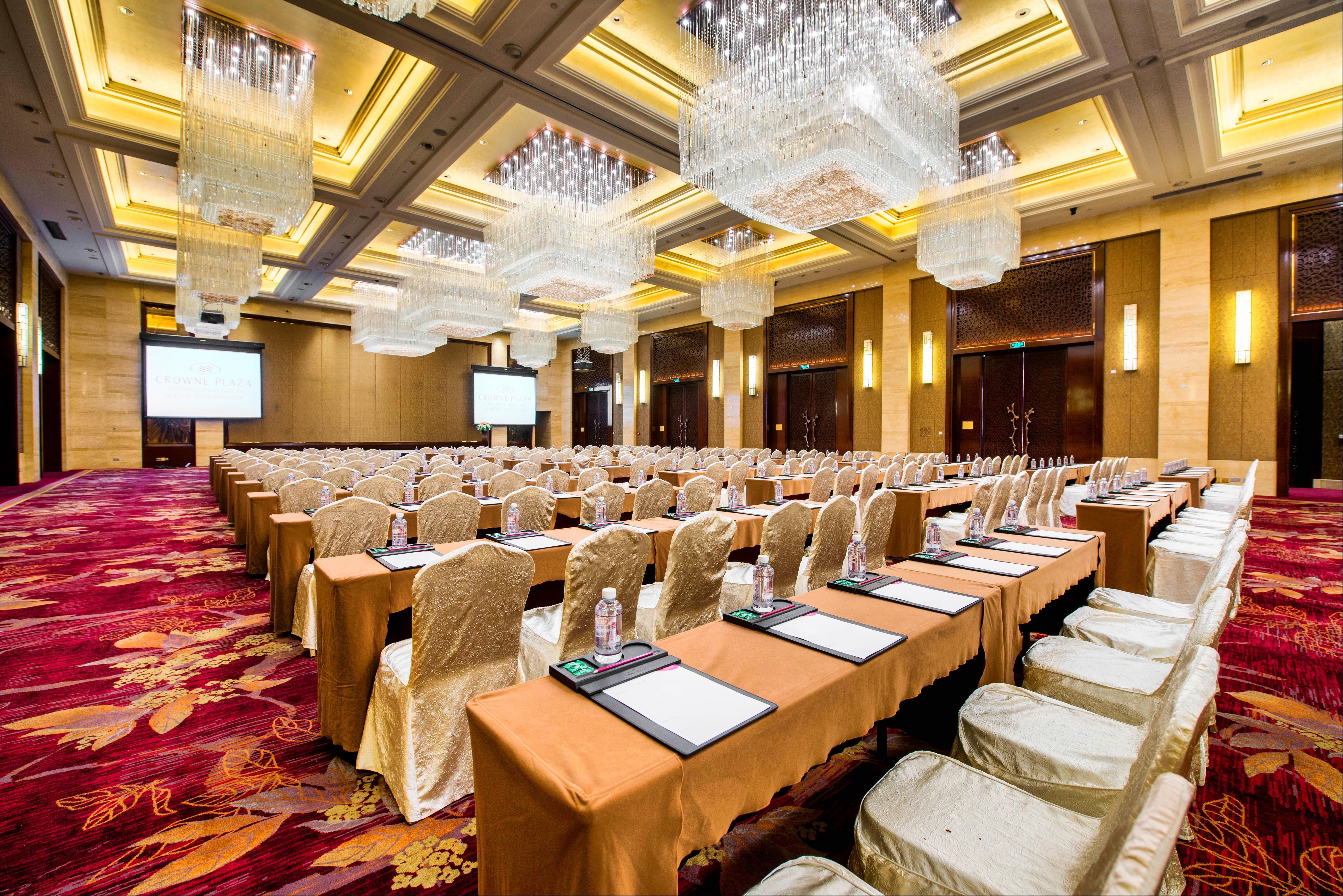 Crowne Plaza Chengdu Panda Garden By Ihg Hotel Exterior photo
