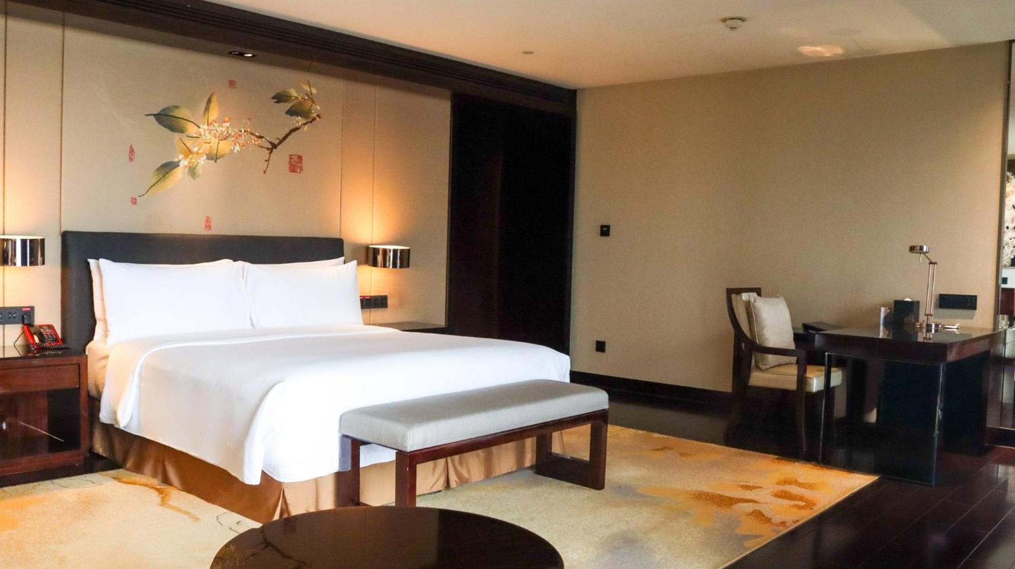 Crowne Plaza Chengdu Panda Garden By Ihg Hotel Exterior photo